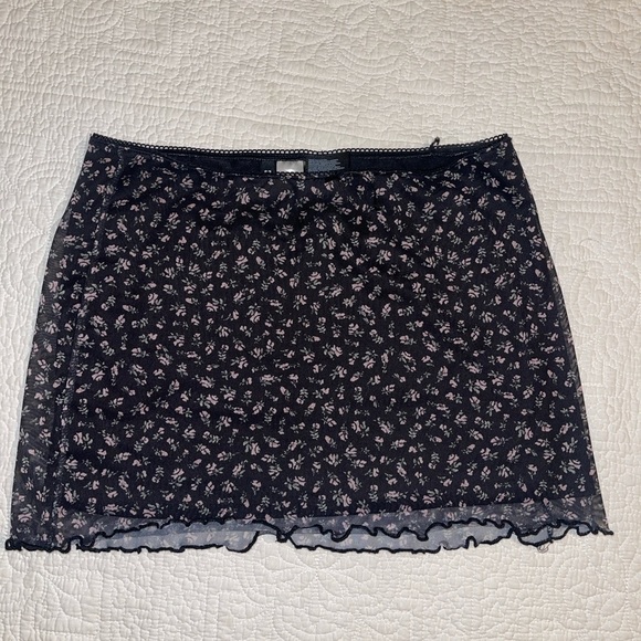 Mini skirt y2k fashion vibes size small - Picture 1 of 3